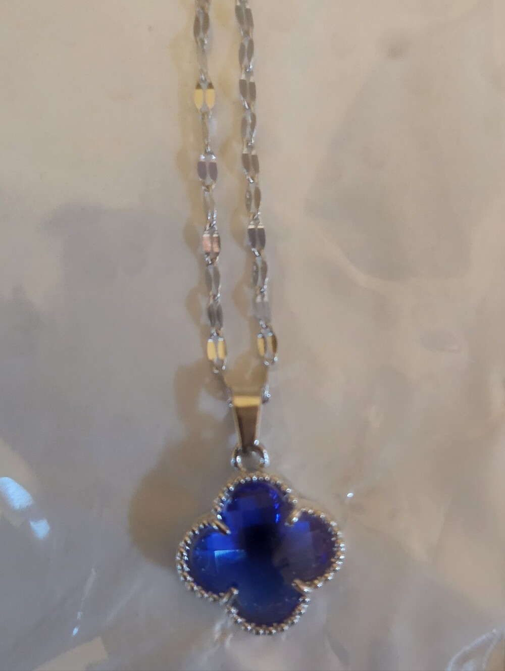 🎀2/$13 or 3/$19 BLUE CLOVER CHARM NECKLACE - Picture 3 of 3